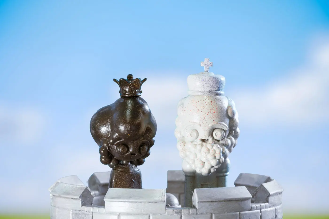 The king and queen of the Pixipop Chess game